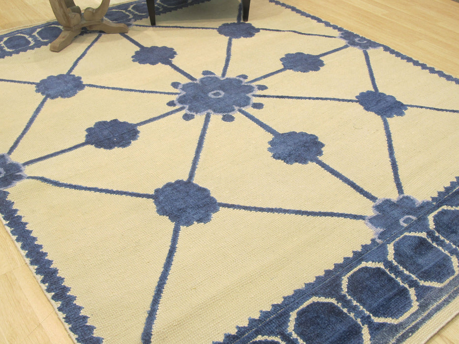 EORC Hand-knotted Bamboo Silk Ivory Transitional Lattice Lattice Rug