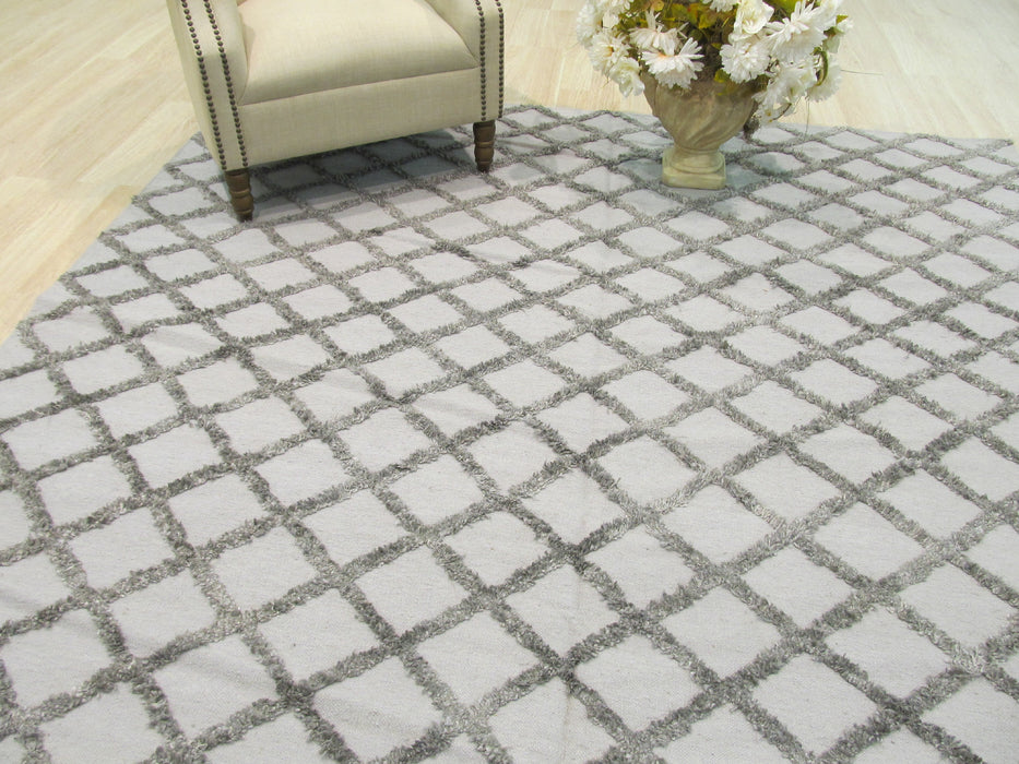 EORC Handwoven Wool & Viscose Silver Transitional Trellis Marakesh Trellis Rug