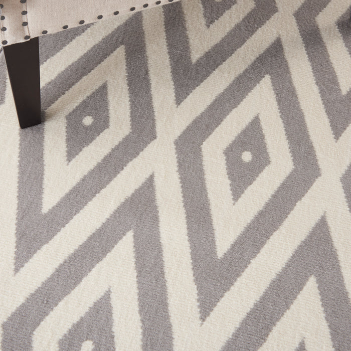 Nourison Grafix GRF18 White/Grey Area Rug